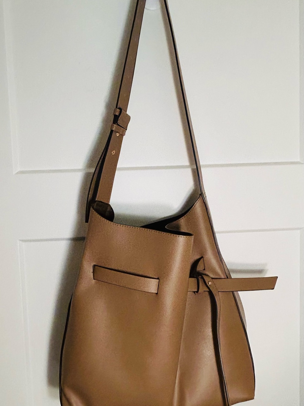 Classic Brown Leather Shoulder Tote Bag